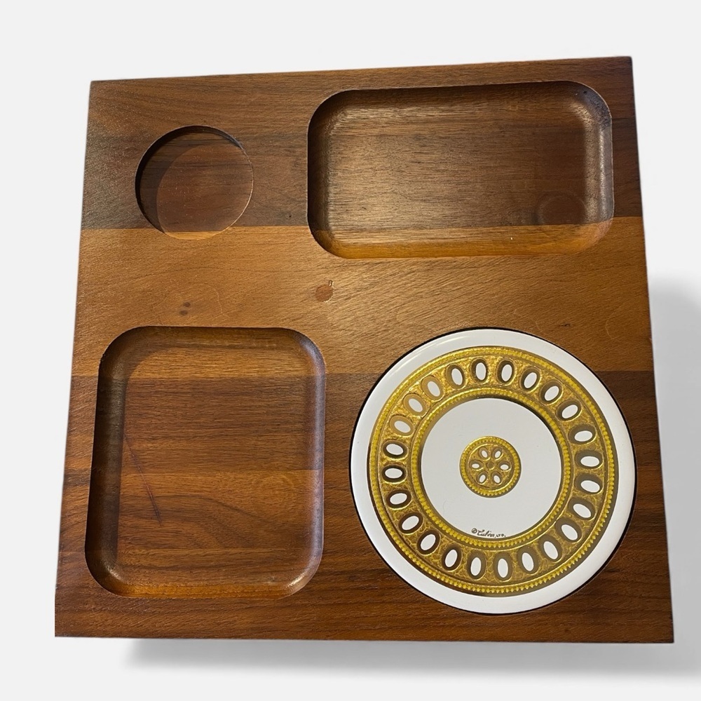 Culver wooden serving tray with ceramic medallion, mid-century, charcuterie